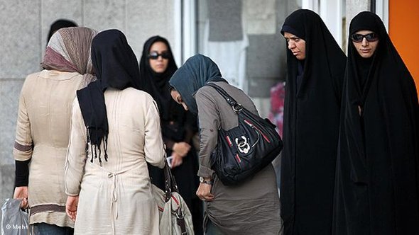 Kontrolle der Sittenpolizei in den Straßen Teherans; Foto: © MEHR