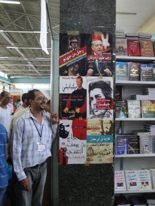 Booth at the Algiers Book Fair showing biographies of famous politicians and statesmen (photo: Martina Sabra)