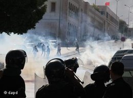 Proteste gegen die Ausstrahlung von persepolis von Marjane Satrapi in Tunis; Foto: dapd