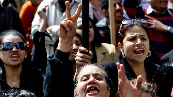 Massenproteste der Kopten in Kairo nach den Kirchen-Anschlägen; Foto: dpa