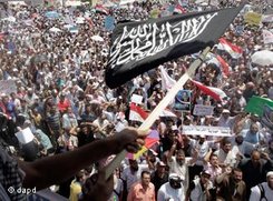 Islamistische Gruppen am 29. Juli auf dem Tahrir-Platz in Kairo; Foto: dapd