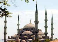 The Sultan-Ahmet-Mosque in Istanbul (photo: dpa)