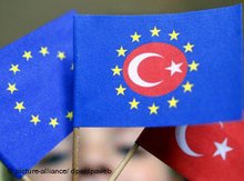 Flag of the European Union combined with the Turkish flag (photo: dpa)