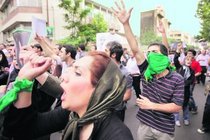 Supporters of the green movement demonstrating against the Iranian regime (photo: AP)