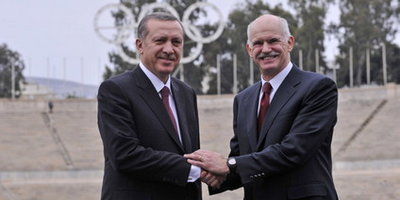 Papandreou, Erdogan, shaking hands (photo: AP)