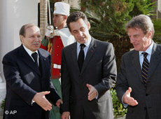 Bouteflika, Sarkozy, Kouchner (photo: AP)