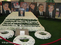 Memorial service for Rafik Hariri (photo: AP)