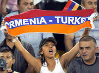 Pro-raprochement football fans during the Turkey-Armenia World Cup qualification match (photo: dpa)