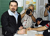 Saad Hariri casting his vote(photo: AP)
