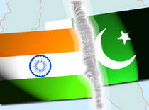 Montage of the flags of India and Pakistan (photo: DW)