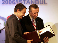 Zapatero, left, and Erdogan (photo: AP)
