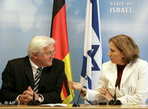 Livni and Steinmeier (photo: AP)