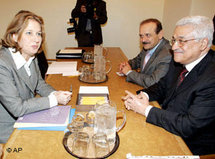 Livnis and Abbas (photo: AP)