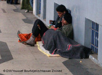 Young beggars in the streets of Algiers (photo: Deutsche Welle)