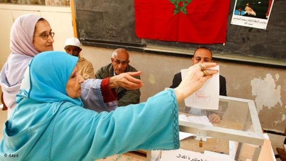 نساء يشاركن في الانتخابات في الرباط نوفمبر/ تشرين الثاني 2011 . أ ب