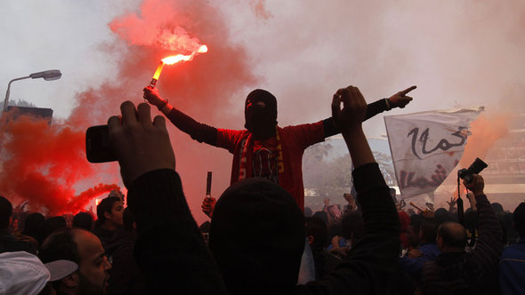 Anhänger des Fußballclubs Al-Ahly nach Verkündung des Gerichtsurteils in Kairo; Foto: Mohammed Abed/AFP/Getty Images
