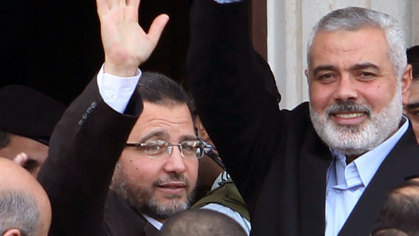 Hisham Kandil (l.) und Ismail Hanijeh; Foto: Reuters