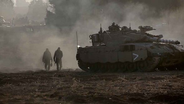 Mobilmachung israelischer Bodentruppen an der Grenze zum Gaza-Streifen; Foto: MENAHEM KAHANA/AFP/Getty Images