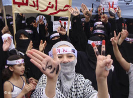 Frauen auf einer Demonstration gegen Assad in Idlib im September 2011; Foto: dapd