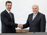 Frank-Walter Steinmeier mit dem syrischen Präsidenten Bashar al-Asad; Foto: AP