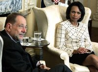 Javier Solana (l.) und Condoleezza Rice bei einem Treffen im Außenministerium in Washington am 10. Mai 2006; Foto: AP