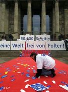 Aktion zum Tag der Menschenrechte in Berlin, Foto: AP