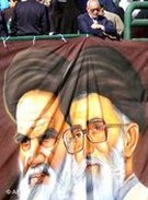 Ayatollah Chomeini und Ayatollah Chamenei, Foto: AP