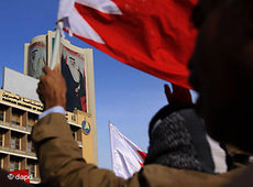 Demonstration vor der saudi-arabischen Botschaft in Manama; Foto: Hasan Jamali/AP/dapd