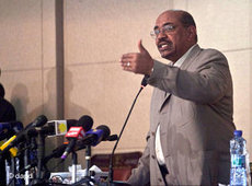 Sudans Präsident Omar al-Bashir während einer Rede im südsudanesischen Juba; Foto: AP