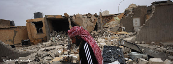 Zerstörtes Haus in Ajdabiya; Foto: dpa