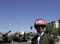 Militärparade in der Türkei; Foto: AP