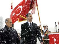 Syriens Präsident Assad zu Besuch beim türkischen Präsidenten Sezer in der Türkei; Foto: AP