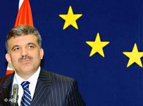 Außenminister Abdullah Gül während einer Pressekonferenz der EU-Außenminister in Brüssel; Foto: AP