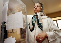 Stimmenabgabe bei der Parlamentswahl in Marokko am vergangenen Freitag; Foto: AP