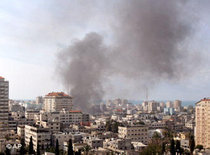 Beschießung von Gaza-Stadt; Foto: AP