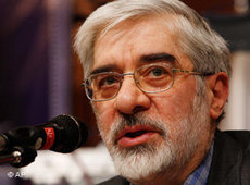 Irans oppositioneller Reformpolitiker Mir Hossein Mussawi; Foto: AP