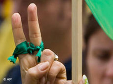Anhänger der grünen Reformbewegung im Iran; Foto: AP