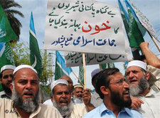 Anhänger der Jamat-i Islami in Peschwar; Foto: AP