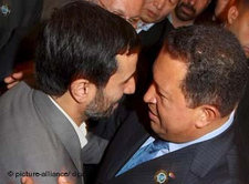 Hugo Chávez und Mahmud Ahmadinedschad; Foto: dpa