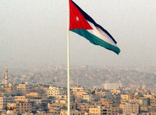 Ansicht der jordanischen Hauptstadt Amman mit jordanischer Fahne; Foto: AP