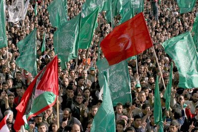 Türkei-Flaggen auf einer Pro-Hamas Demonstration in Gaza; Foto: dpa