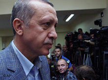 Premier Erdogan im Wahllokal; Foto: AP