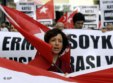 Proteste in Istanbul nach Armenien-Deklaration der USA; Foto: AP