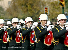 Militärparade anlässlich des 80. Jahrestags der Gründung der türkischen Republik; Foto: dpa