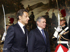 Frankreichs Präsident Sarkozy und Parlamentspräsident Accoyer; Foto: AP
