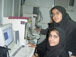 Zwei Frauen mit Kopftuch am PC, Foto: Irin News