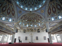Innenansicht der Merkez-Moschee in Duisburg; Foto: AP