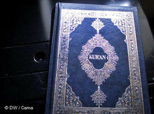 Ausgabe des Korans auf Albanisch; Foto: DW