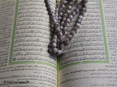 Gebetskette auf Koran; Foto: &amp;copy DW