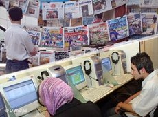 Blogger in einem Internetcafé in Teheran; Foto: DW/dpa